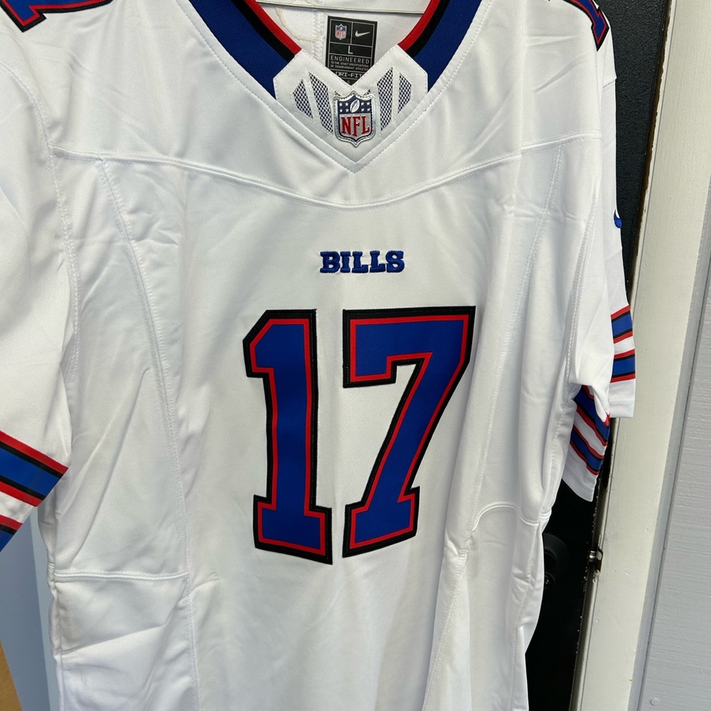 Nike White Buffalo Bills Josh Allen Jersey - Picture 6 of 10